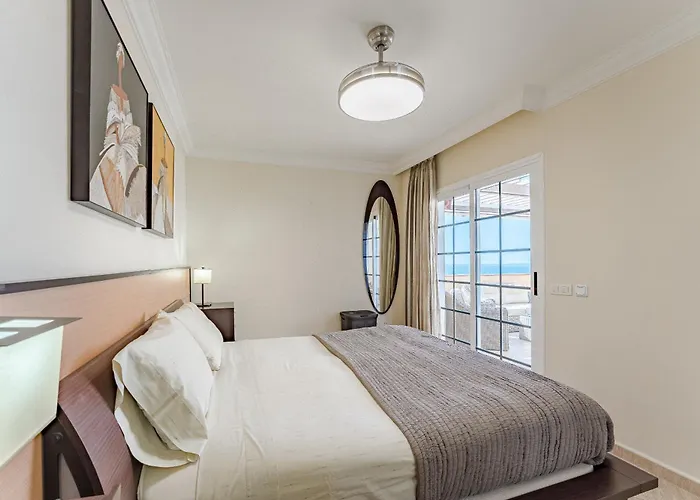 Terrazas Del Duque Ii 2a302 アデヘ